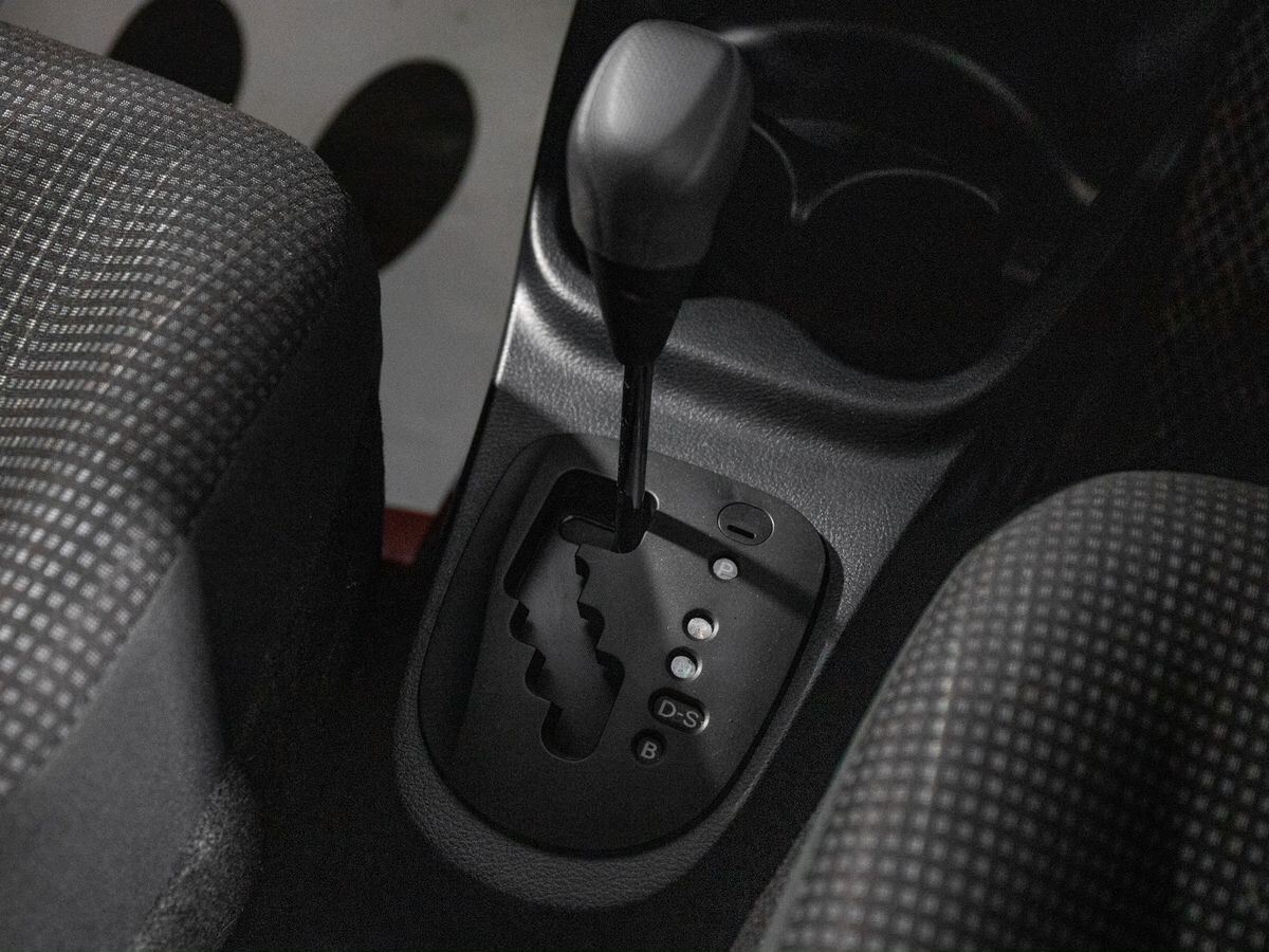 Toyota Vitz 2018 - фото автомобиля