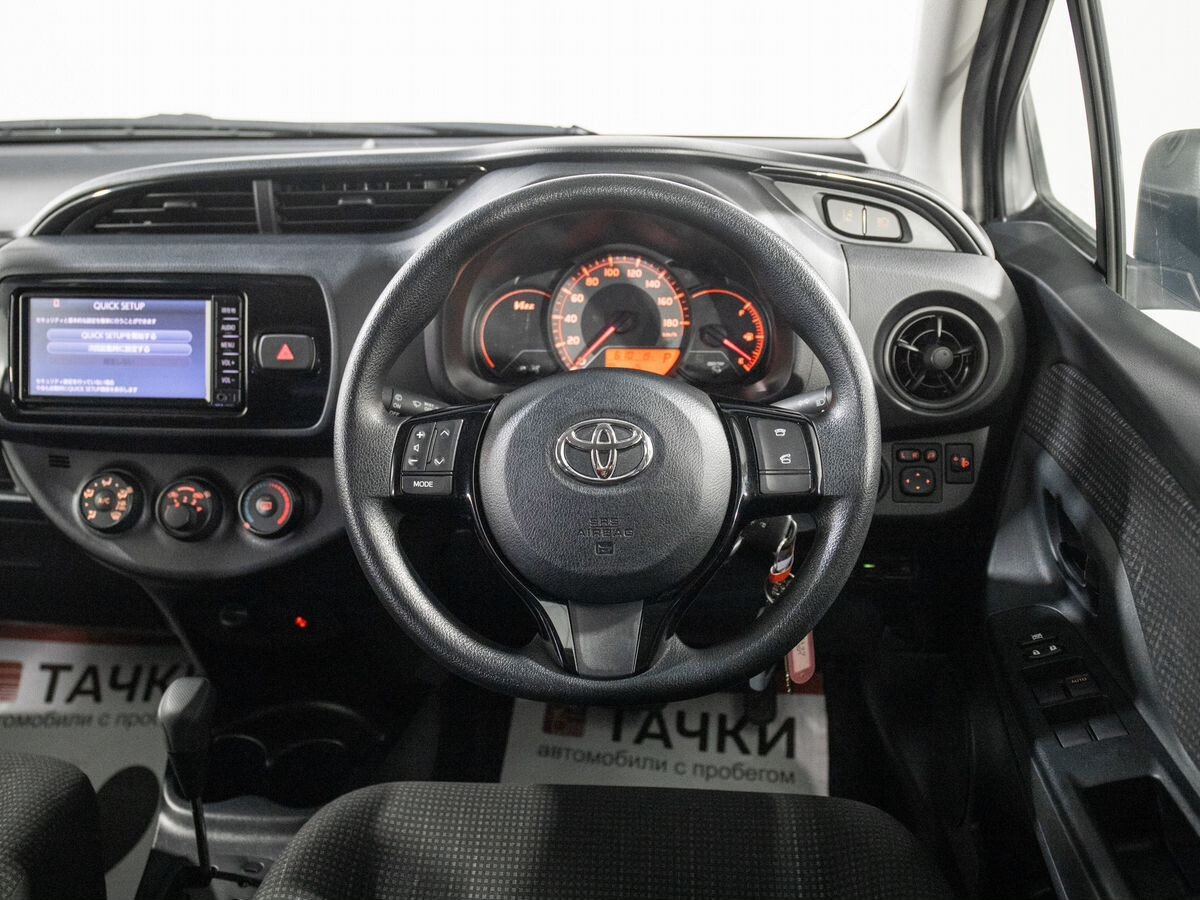 Toyota Vitz 2018 - фото автомобиля