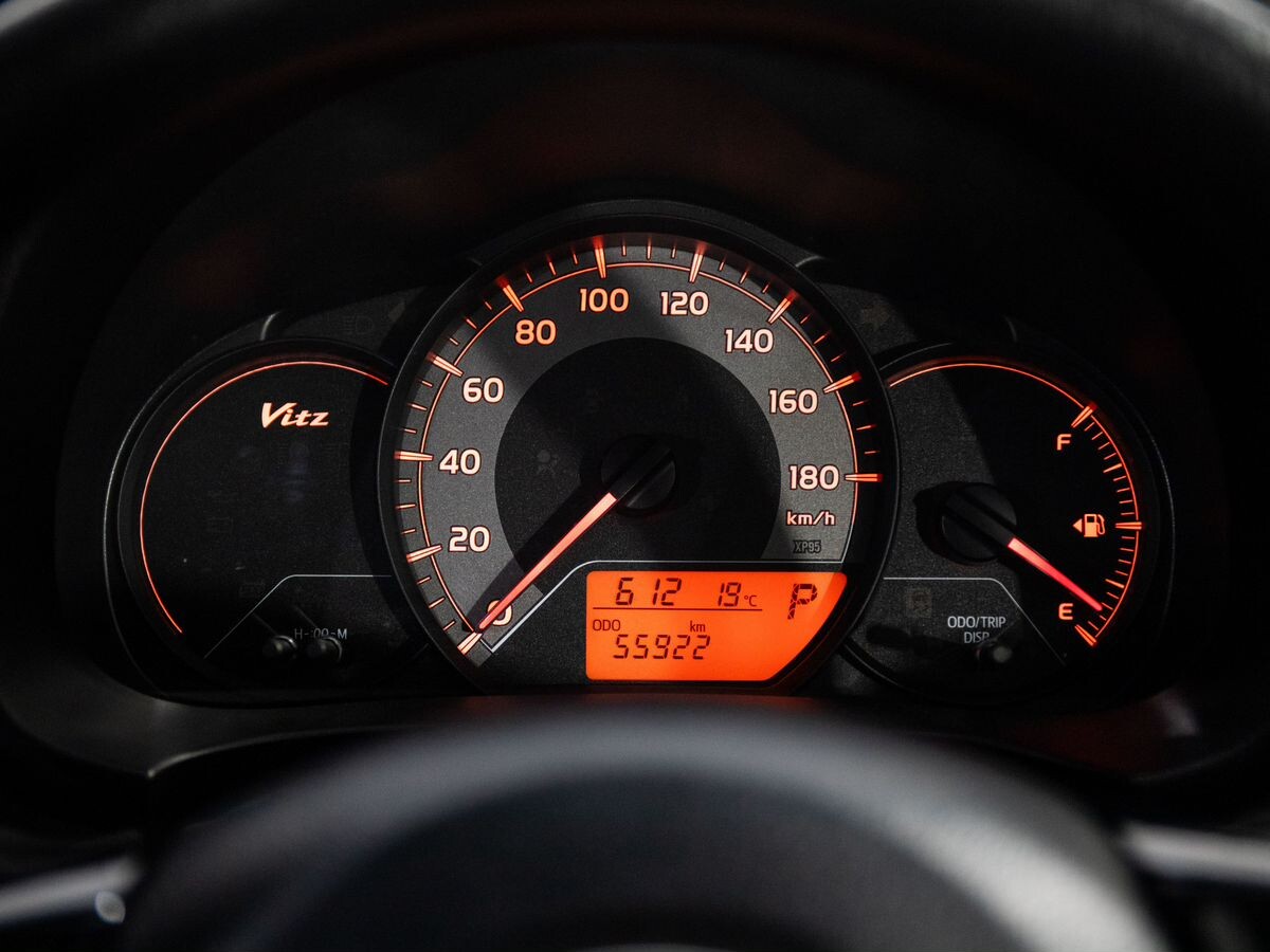 Toyota Vitz 2018 - фото автомобиля