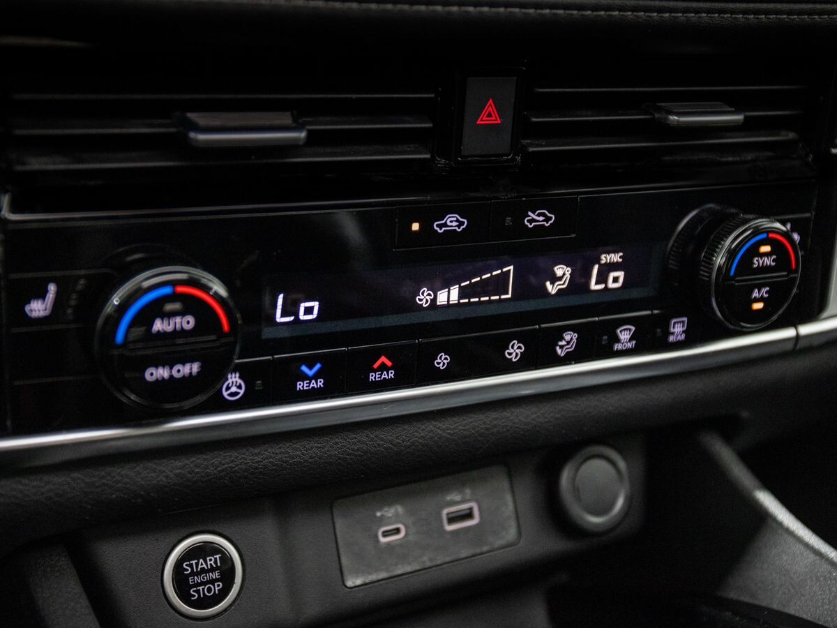 Nissan Rogue 2021 - фото автомобиля