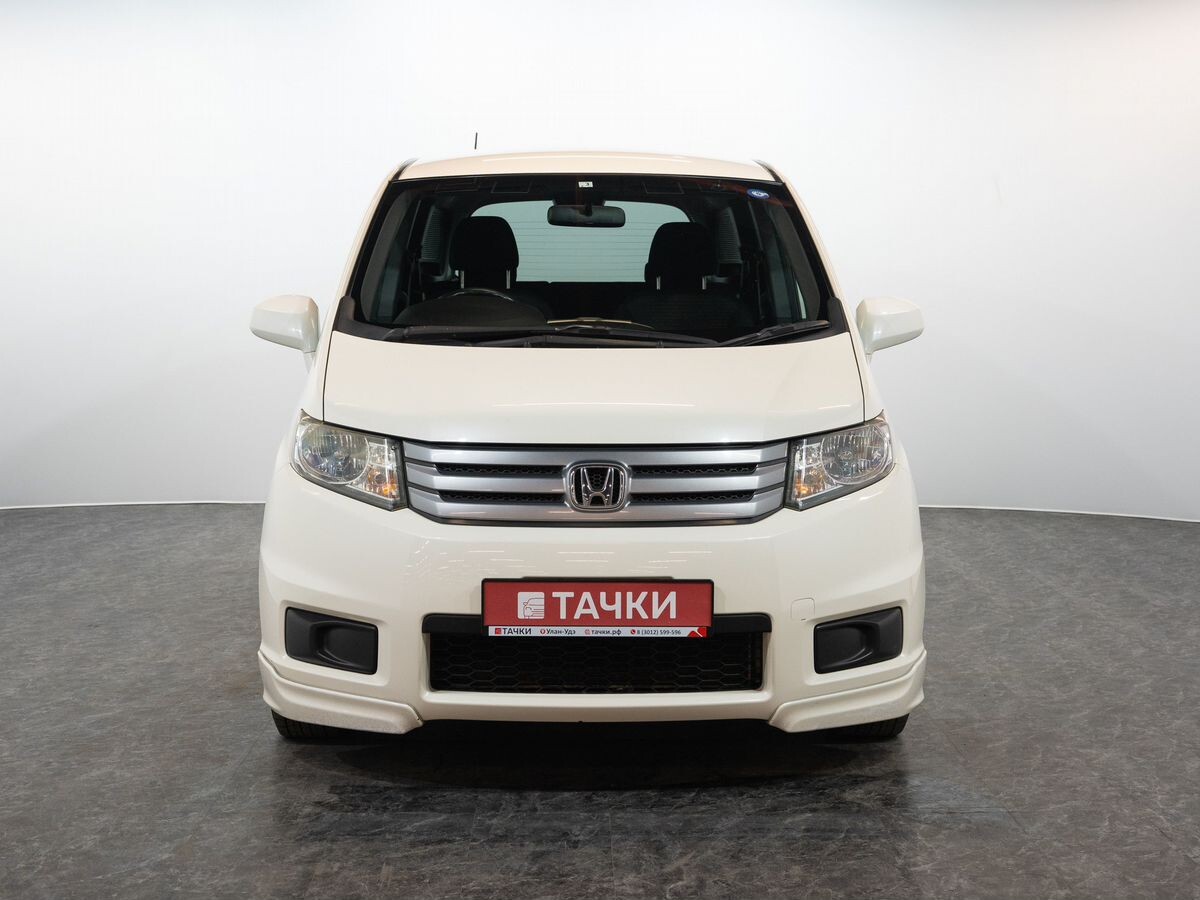 Honda Freed Spike 2011 - фото автомобиля