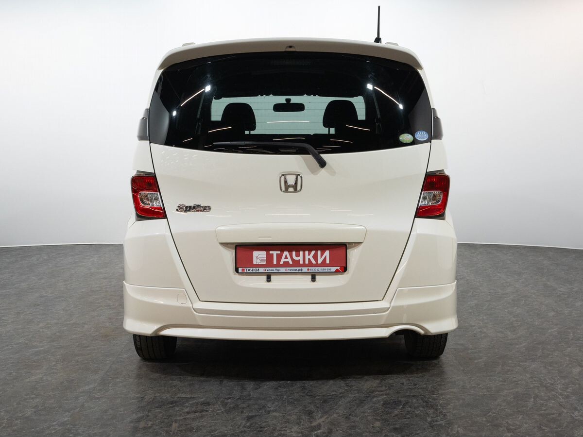 Honda Freed Spike 2011 - фото автомобиля