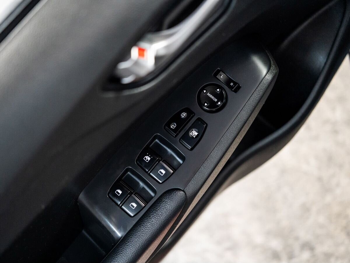 Hyundai Solaris 2020 - фото автомобиля