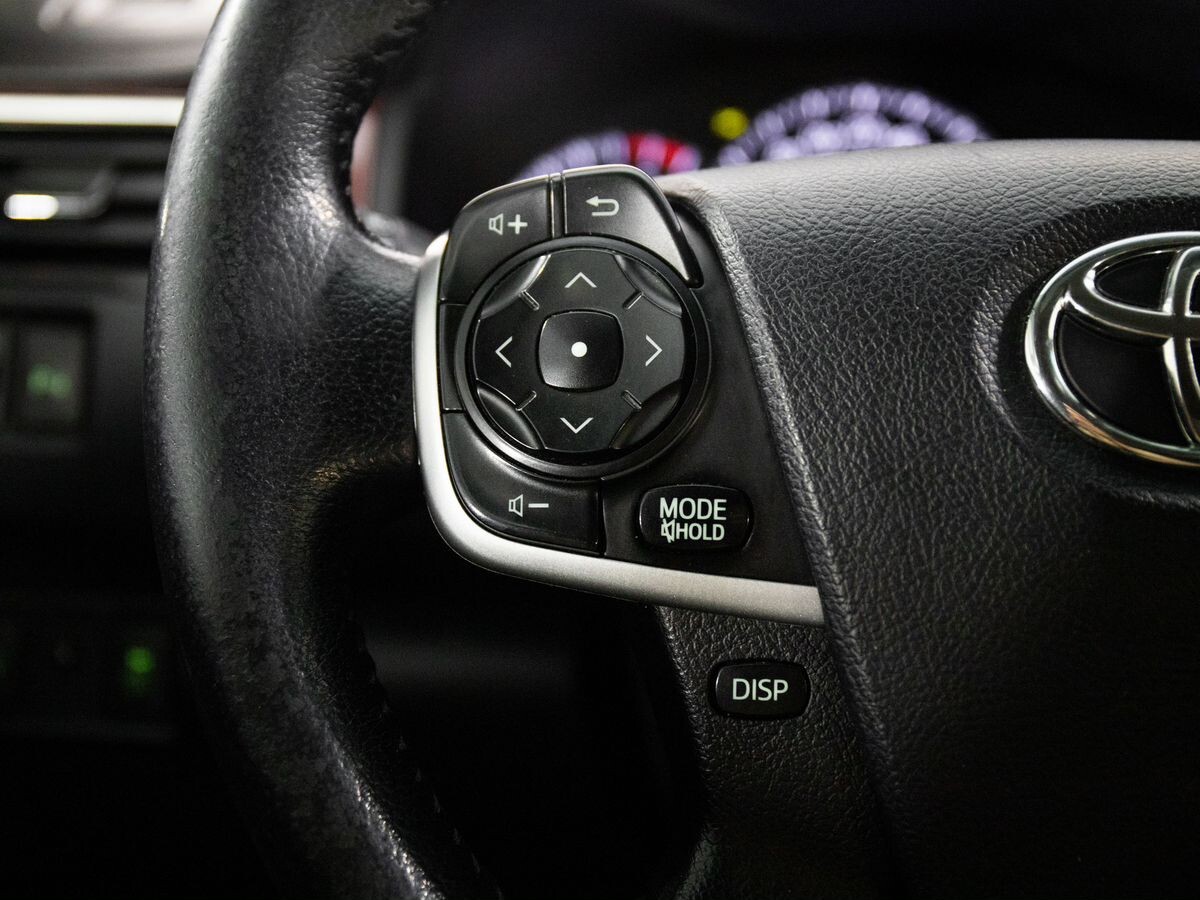 Toyota Camry 2013 - фото автомобиля