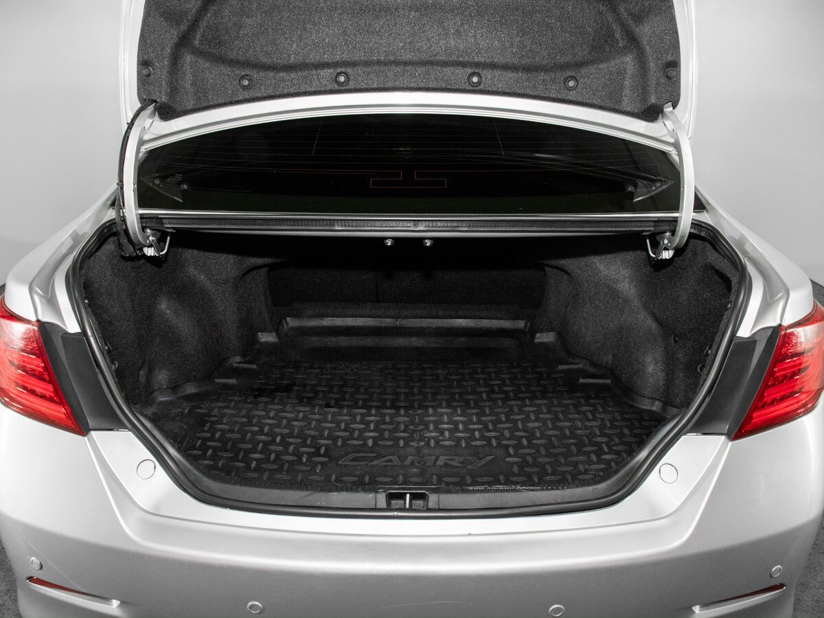 Toyota Camry 2013 - фото автомобиля