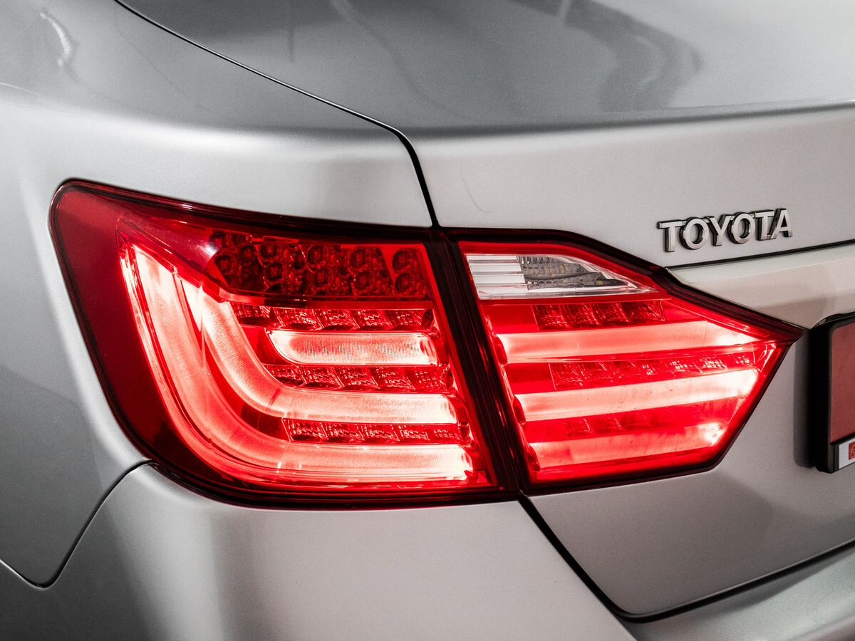 Toyota Camry 2013 - фото автомобиля