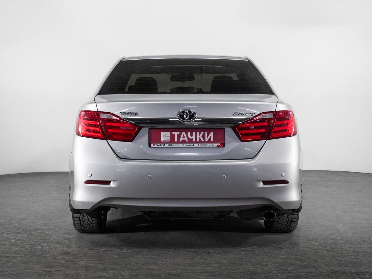 Toyota Camry 2013 - фото автомобиля