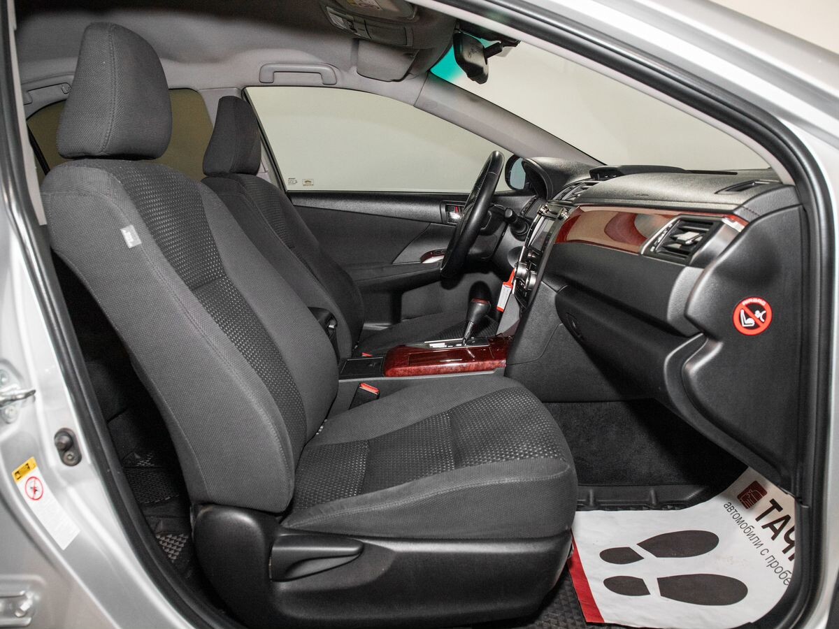 Toyota Camry 2013 - фото автомобиля