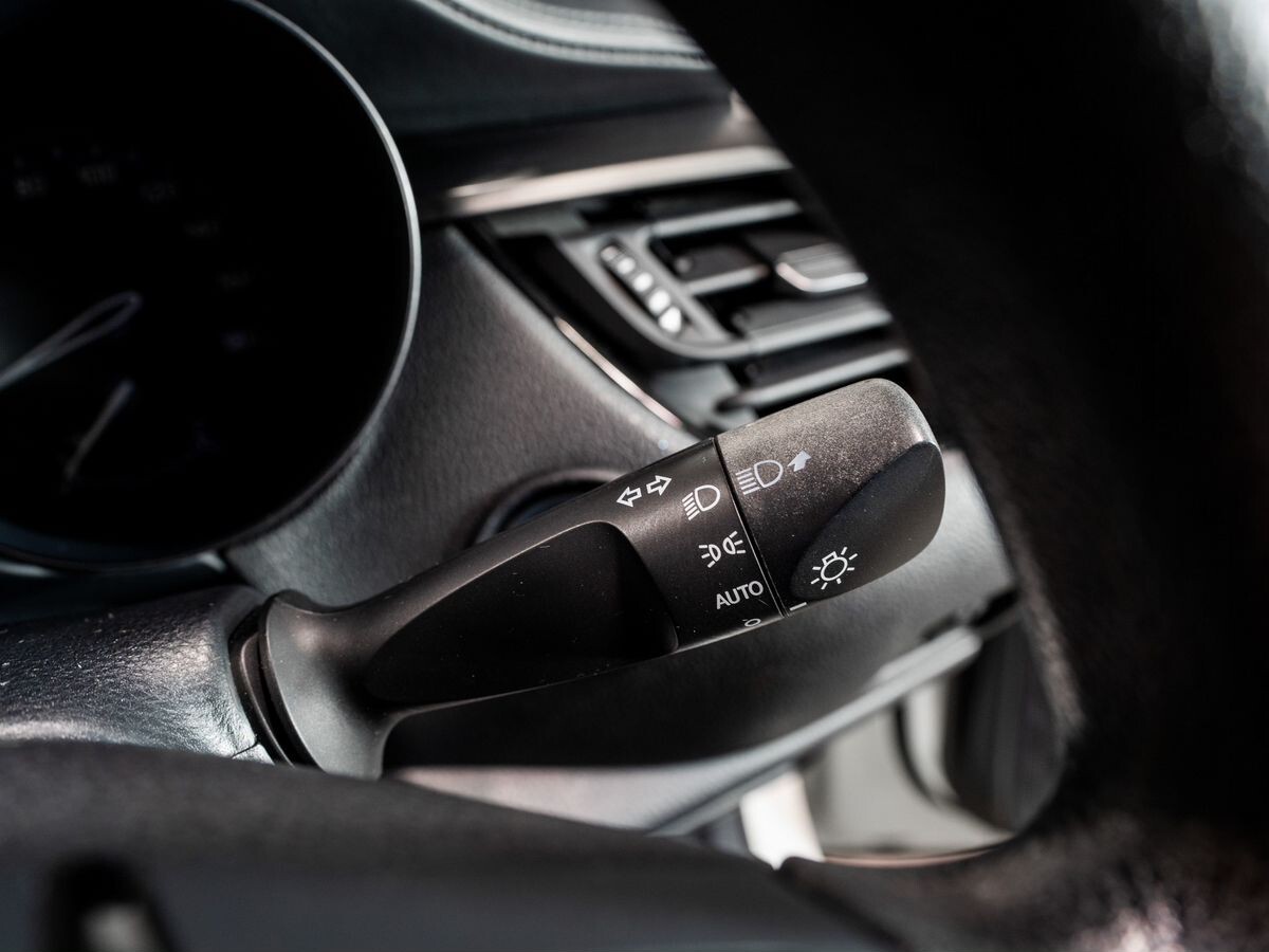 Toyota C-HR 2019 - фото автомобиля