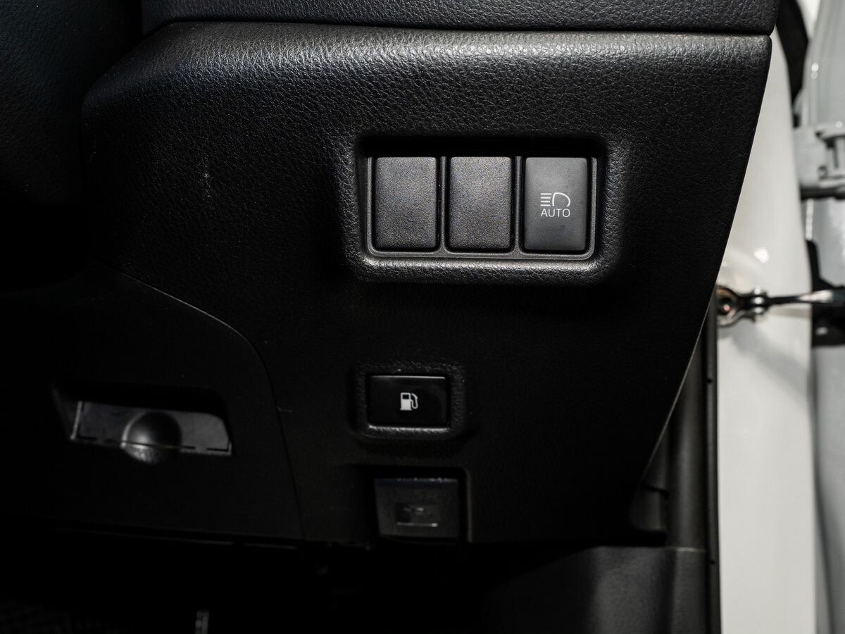 Toyota C-HR 2019 - фото автомобиля