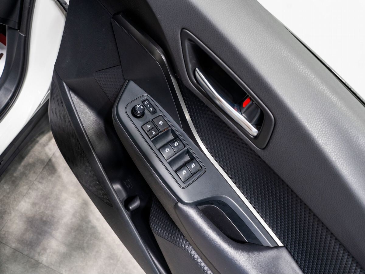 Toyota C-HR 2019 - фото автомобиля