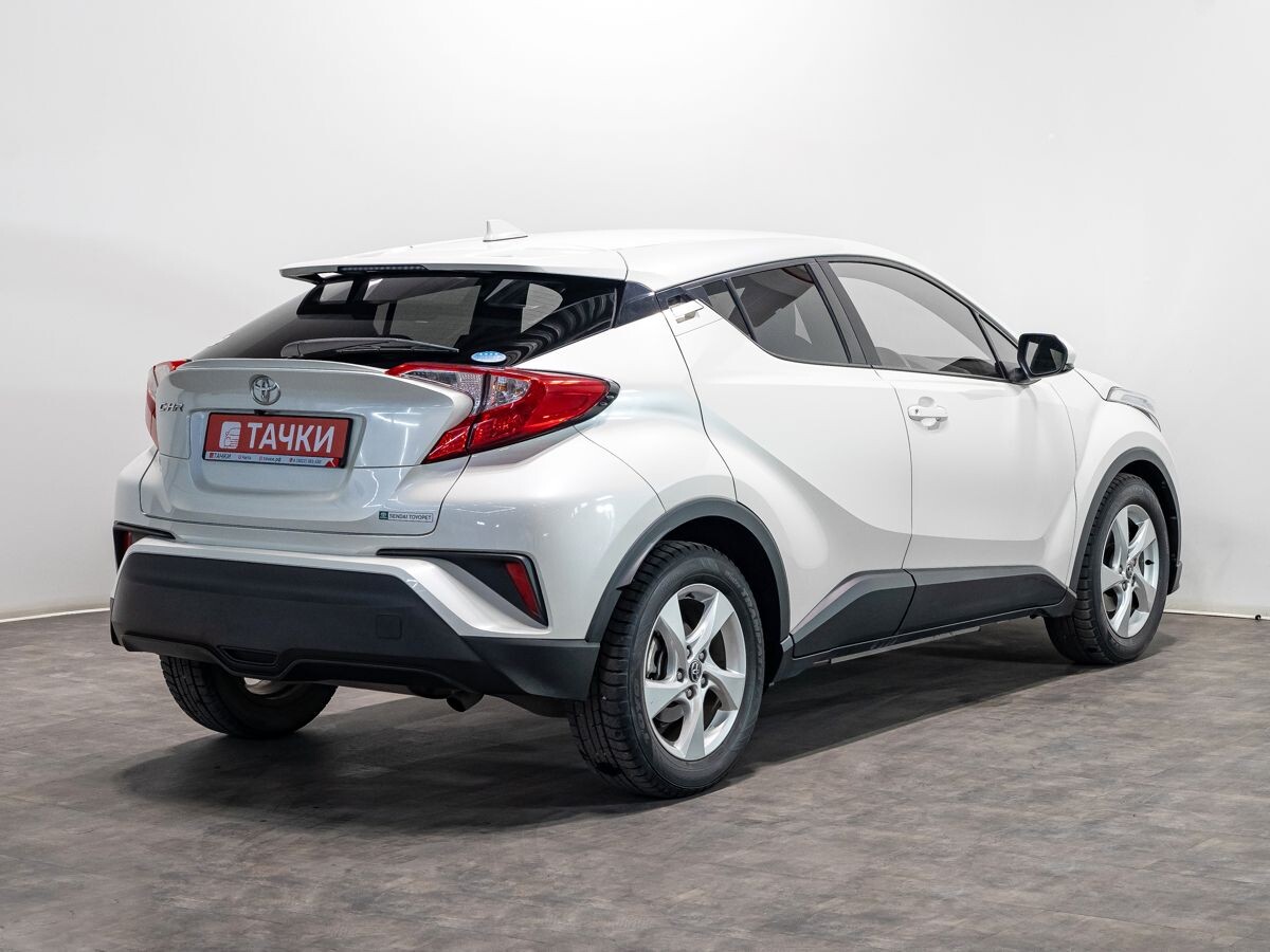 Toyota C-HR 2019 - фото автомобиля