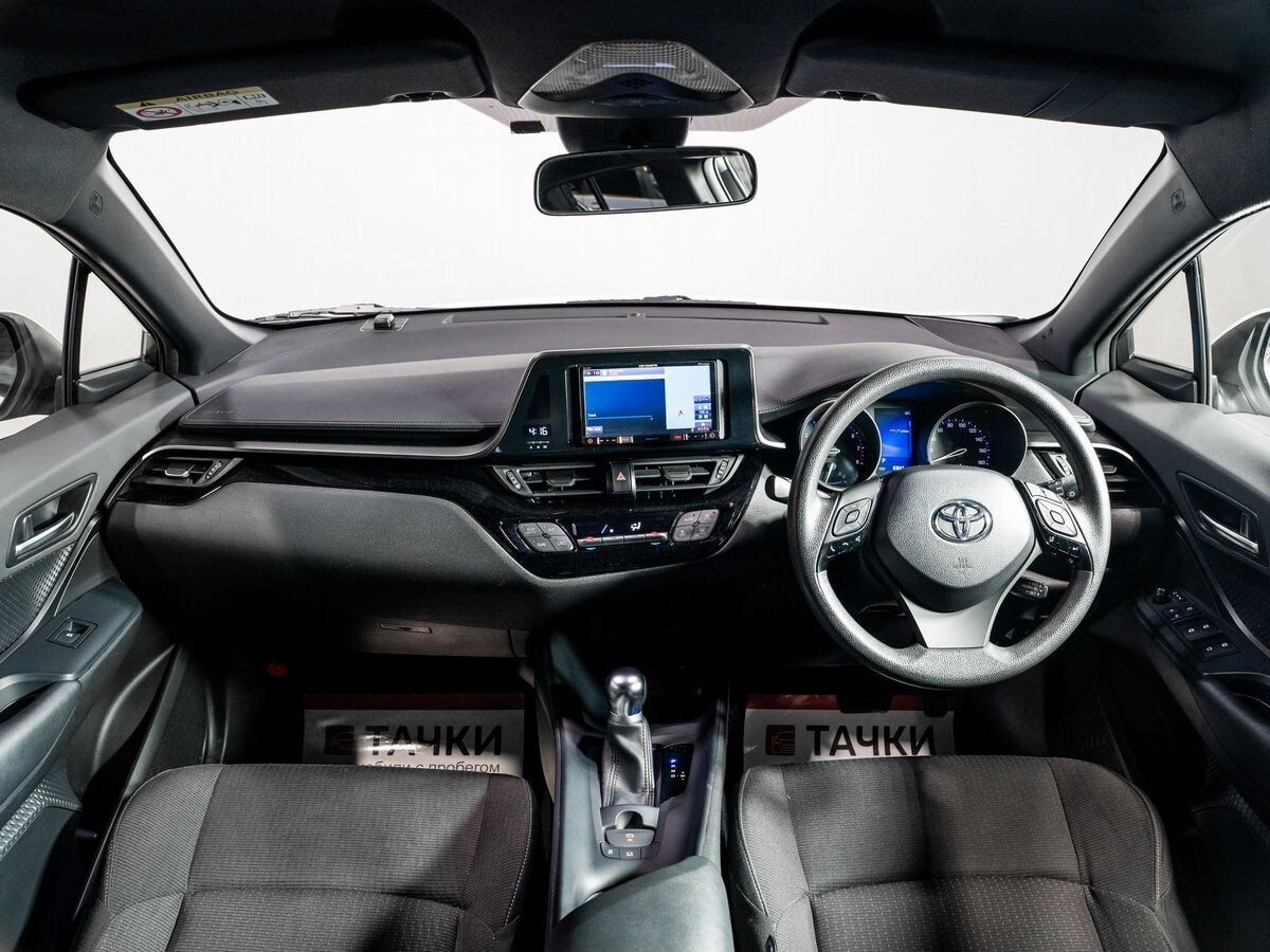 Toyota C-HR 2019 - фото автомобиля