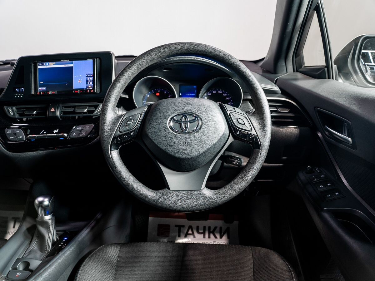 Toyota C-HR 2019 - фото автомобиля