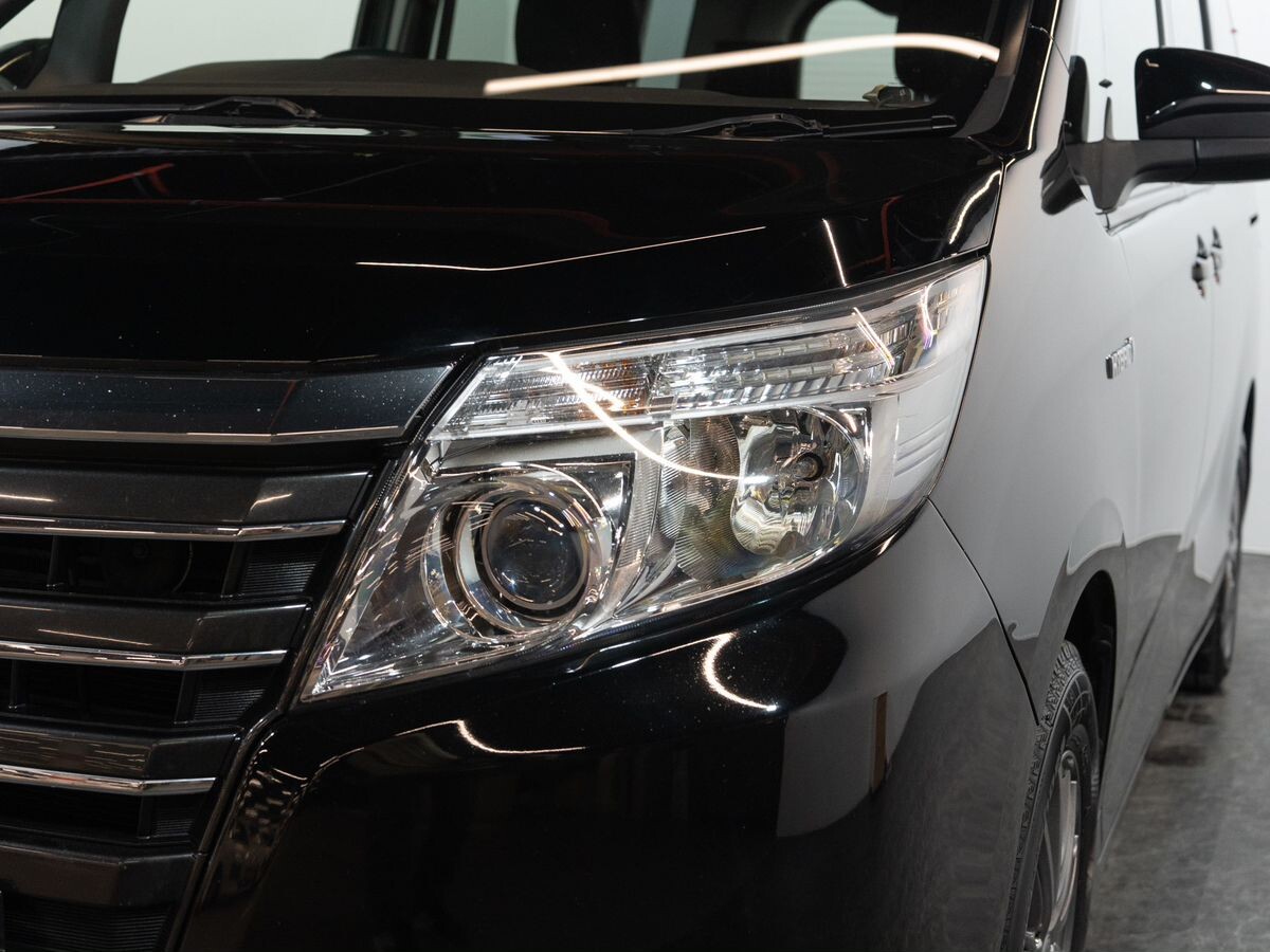 Toyota Noah 2015 - фото автомобиля