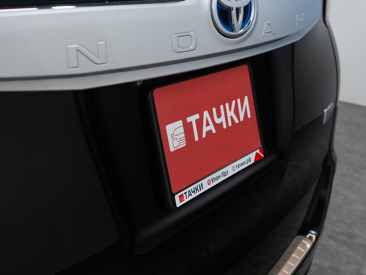 Toyota Noah 2015 - фото автомобиля