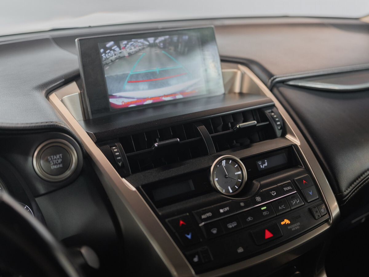 Lexus NX200 2015 - фото автомобиля