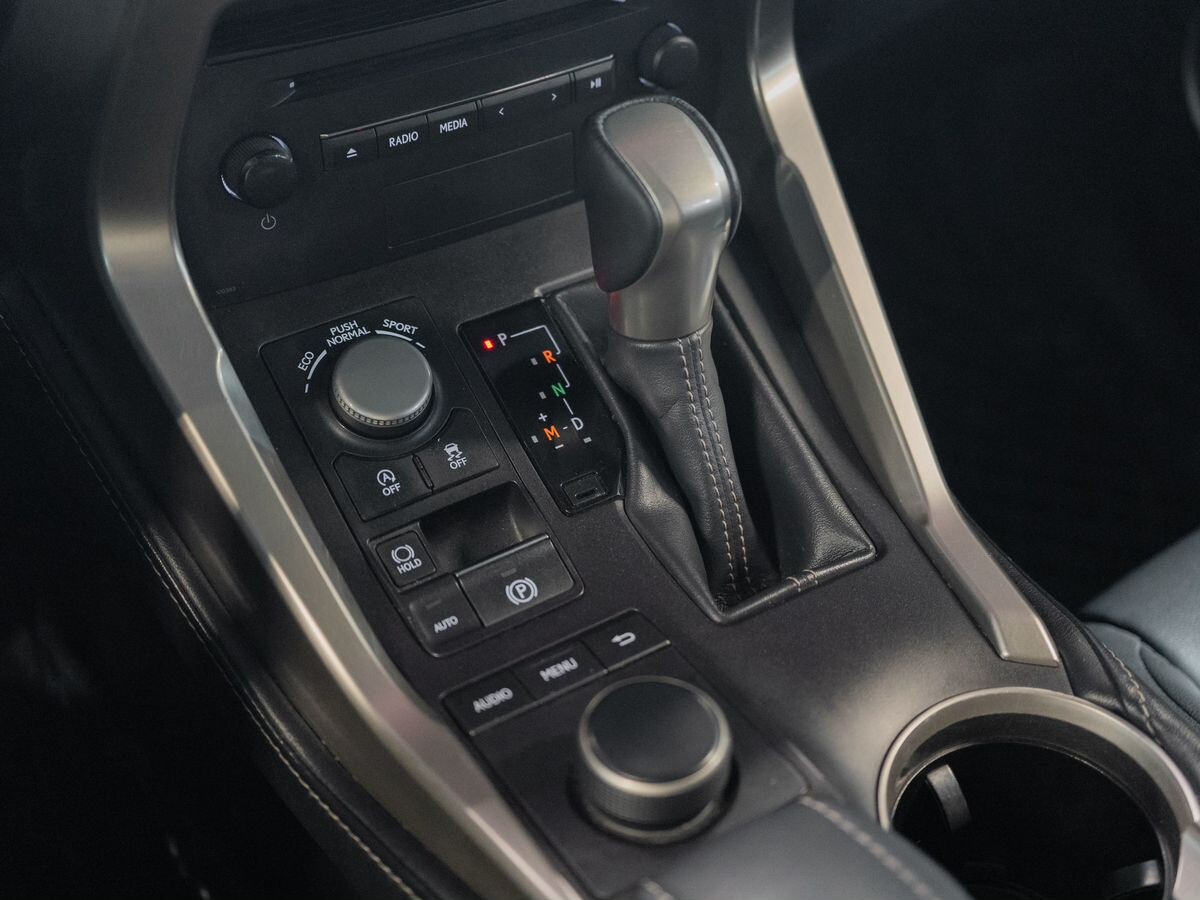 Lexus NX200 2015 - фото автомобиля