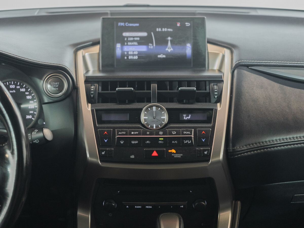 Lexus NX200 2015 - фото автомобиля