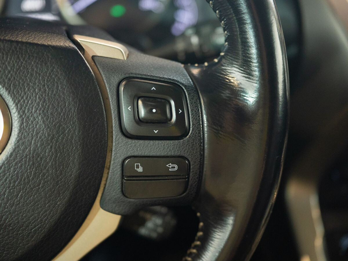 Lexus NX200 2015 - фото автомобиля