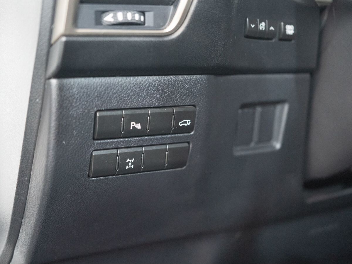 Lexus NX200 2015 - фото автомобиля