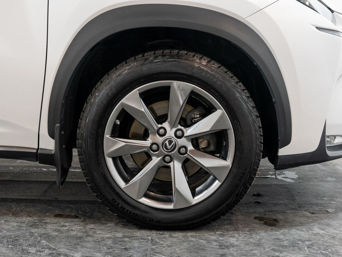 Lexus NX200 2015 - фото автомобиля