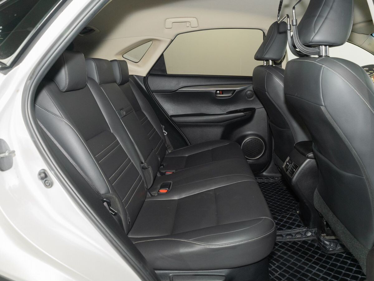 Lexus NX200 2015 - фото автомобиля