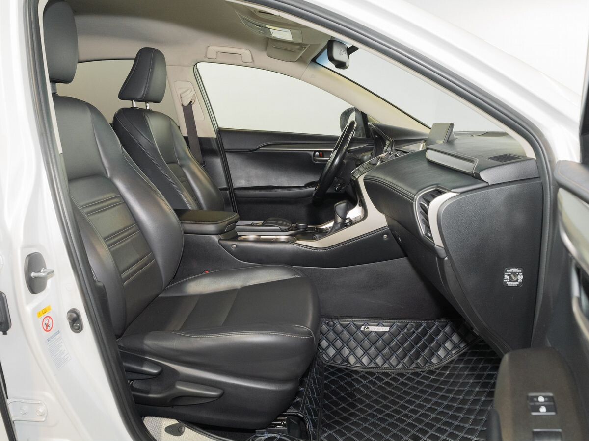 Lexus NX200 2015 - фото автомобиля