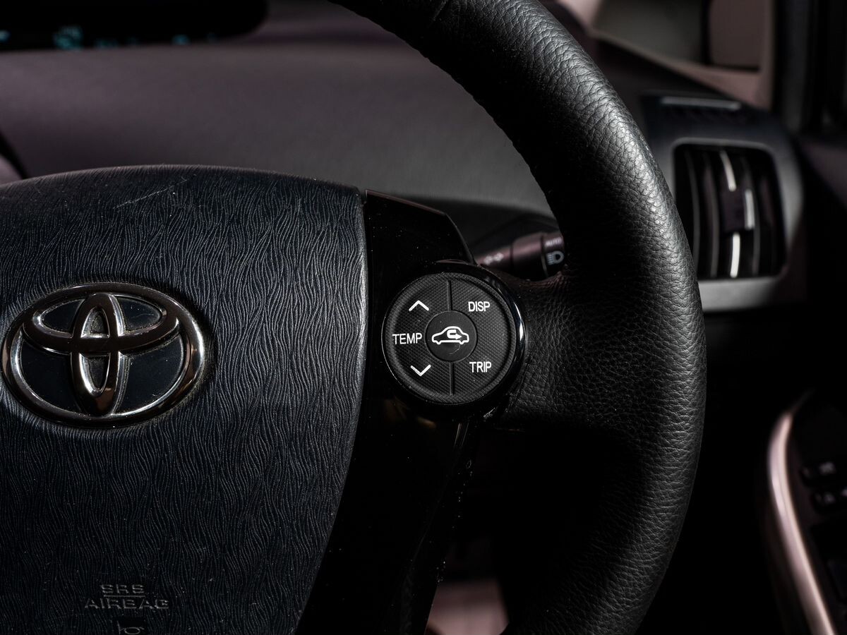 Toyota Prius 2014 - фото автомобиля