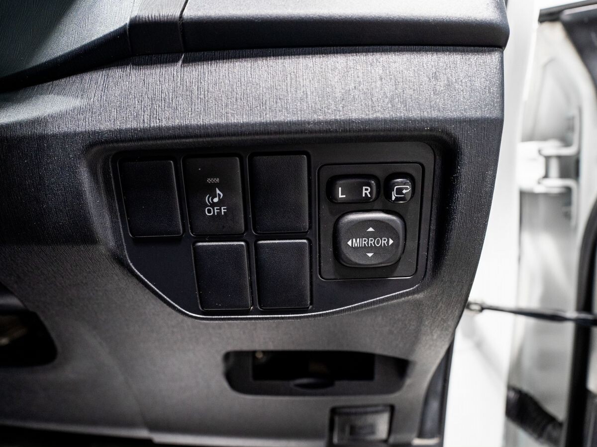 Toyota Prius 2014 - фото автомобиля