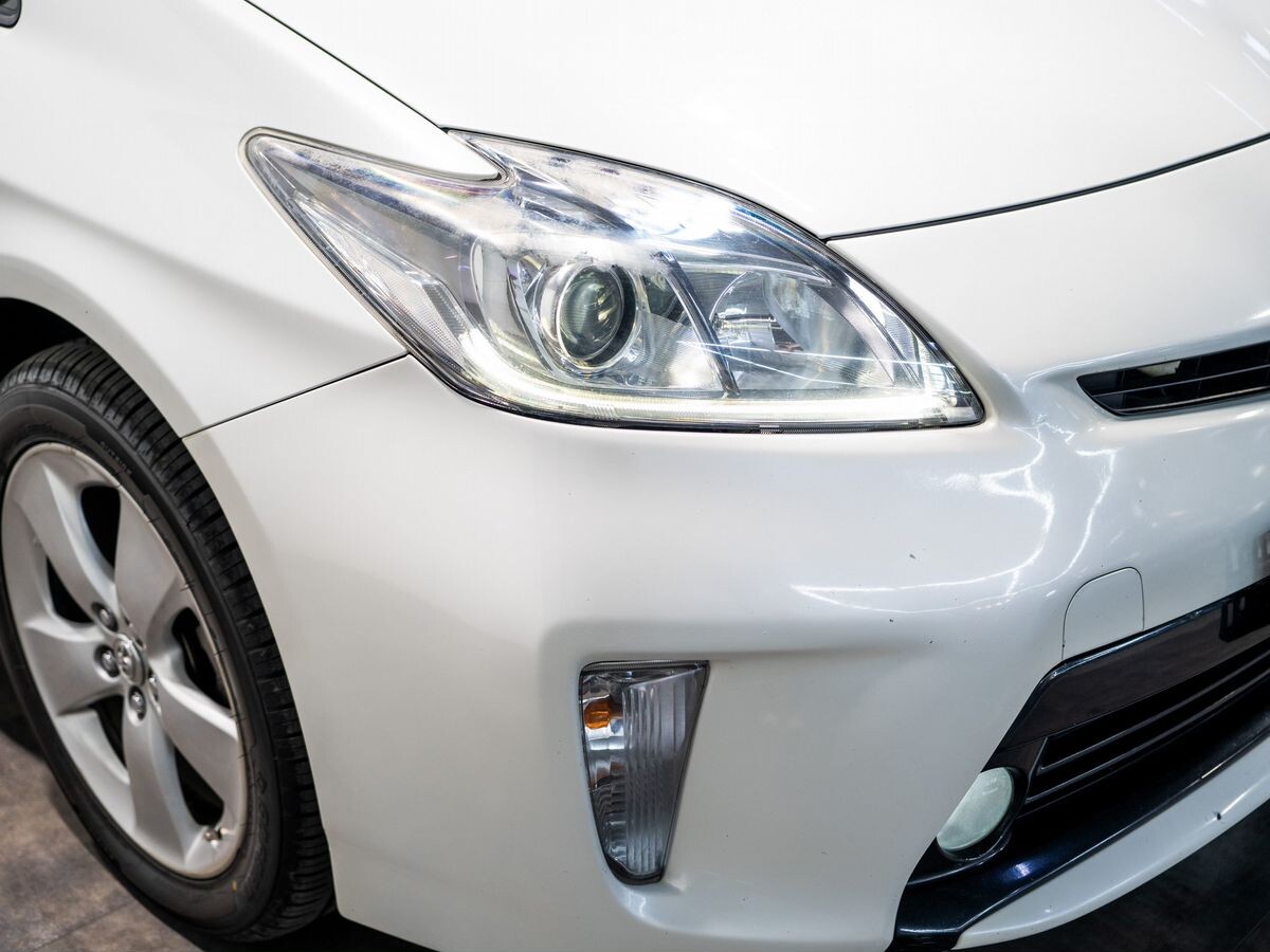 Toyota Prius 2014 - фото автомобиля