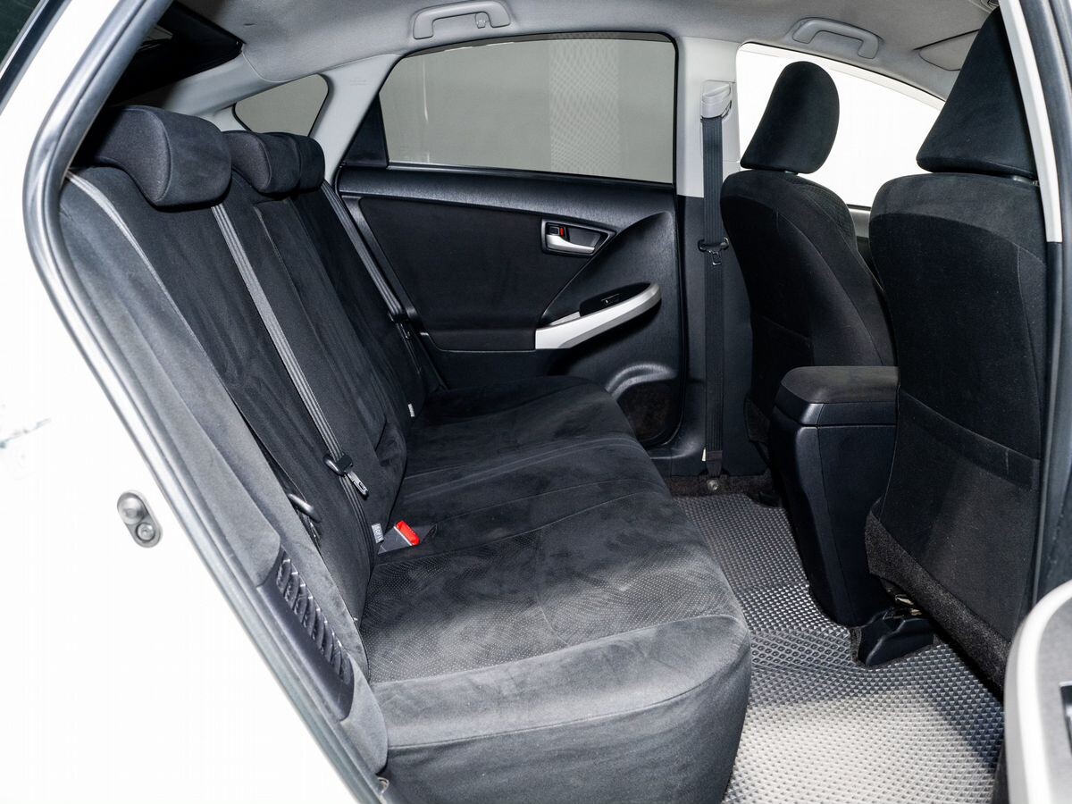 Toyota Prius 2014 - фото автомобиля