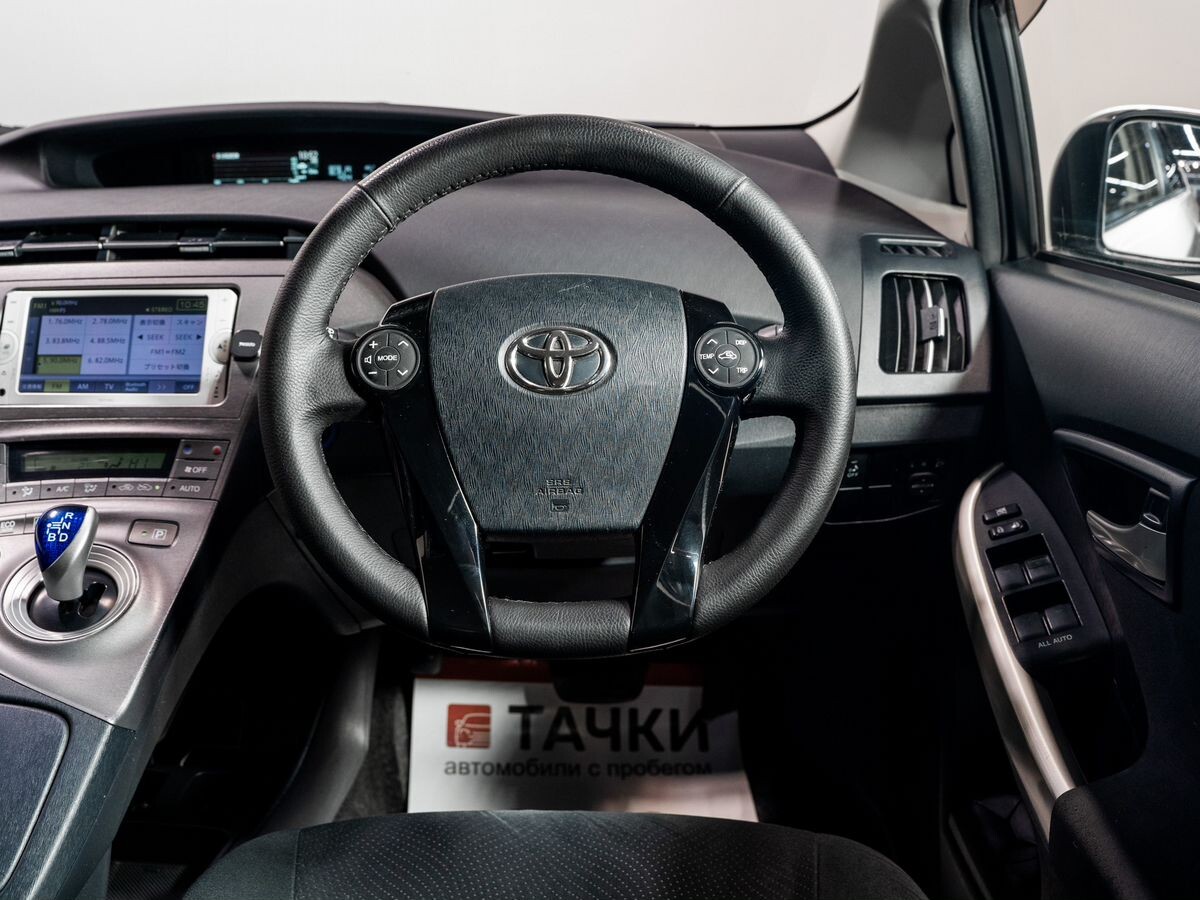 Toyota Prius 2014 - фото автомобиля