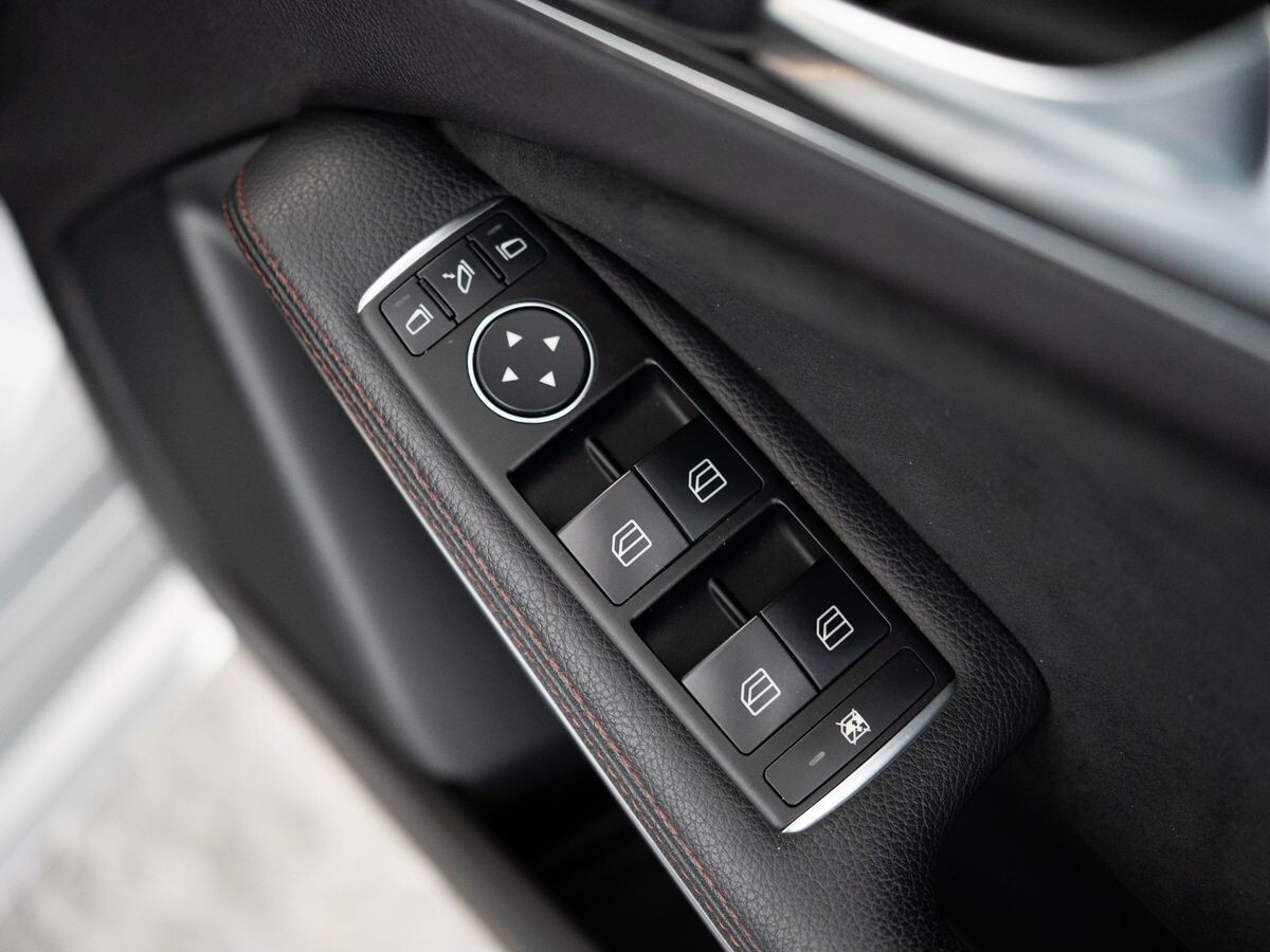 Mercedes-Benz A-Class 2012 - фото автомобиля