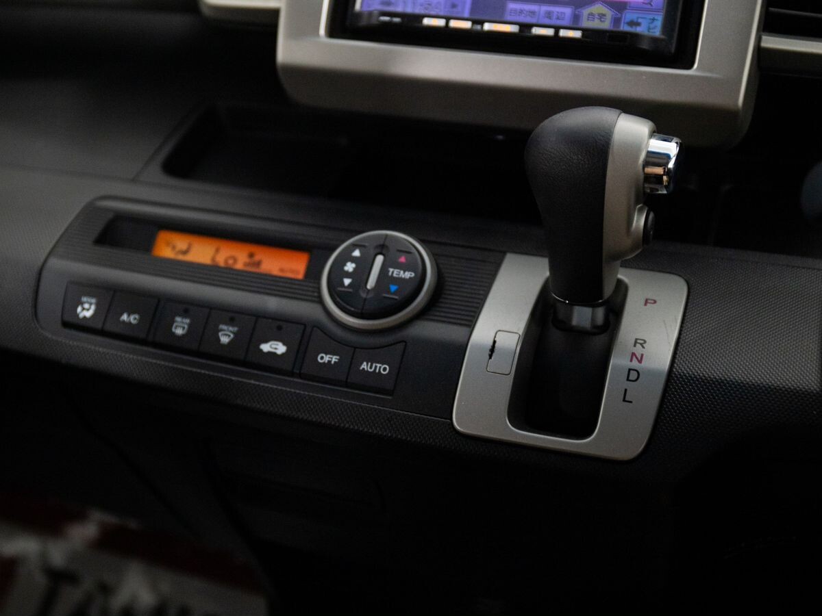 Honda Freed 2011 - фото автомобиля