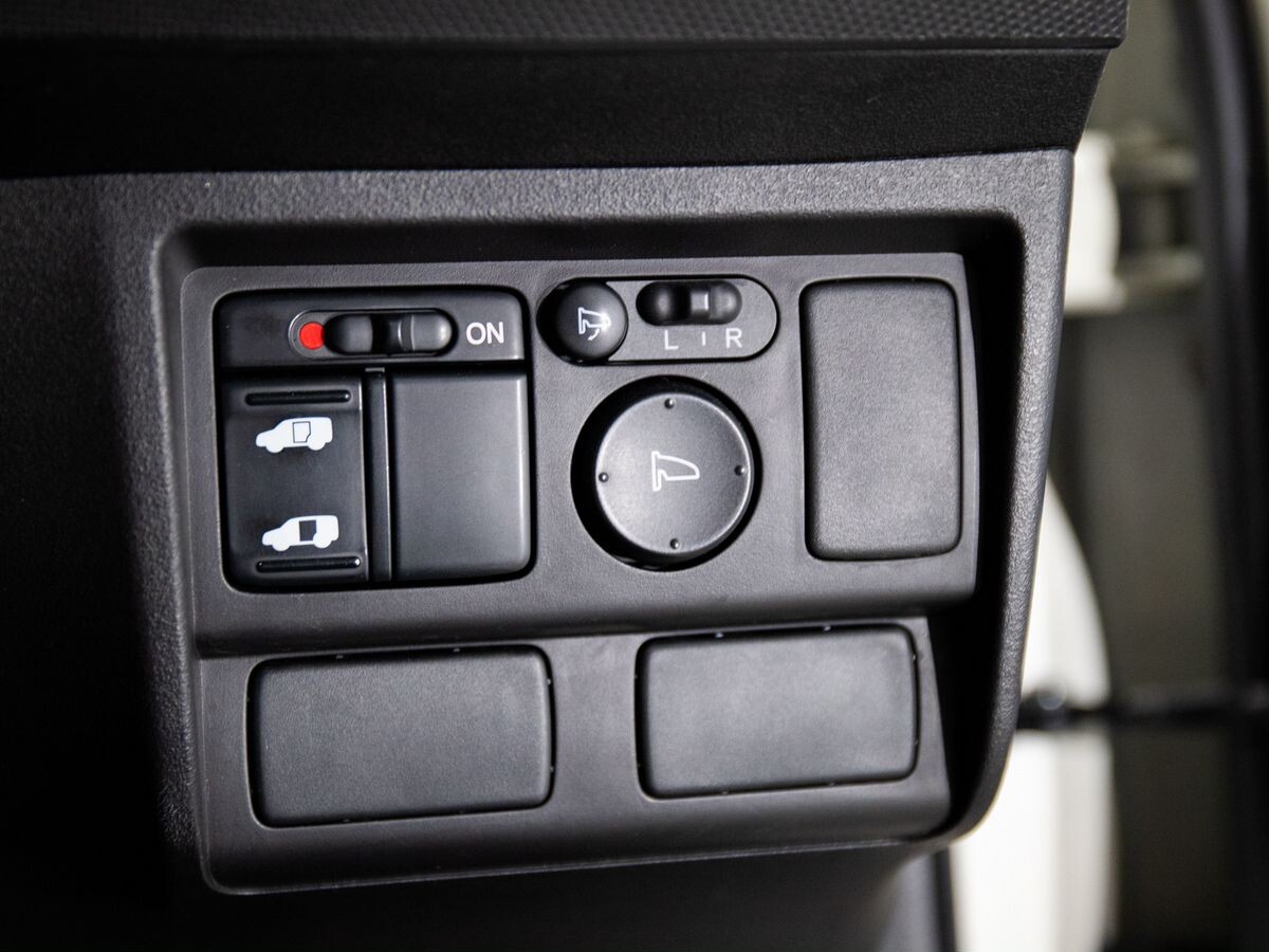 Honda Freed 2011 - фото автомобиля