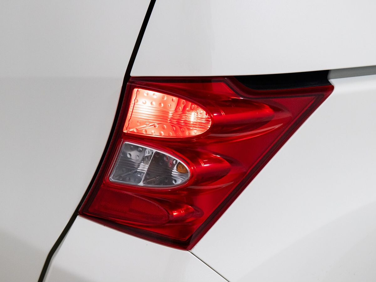 Honda Freed 2011 - фото автомобиля