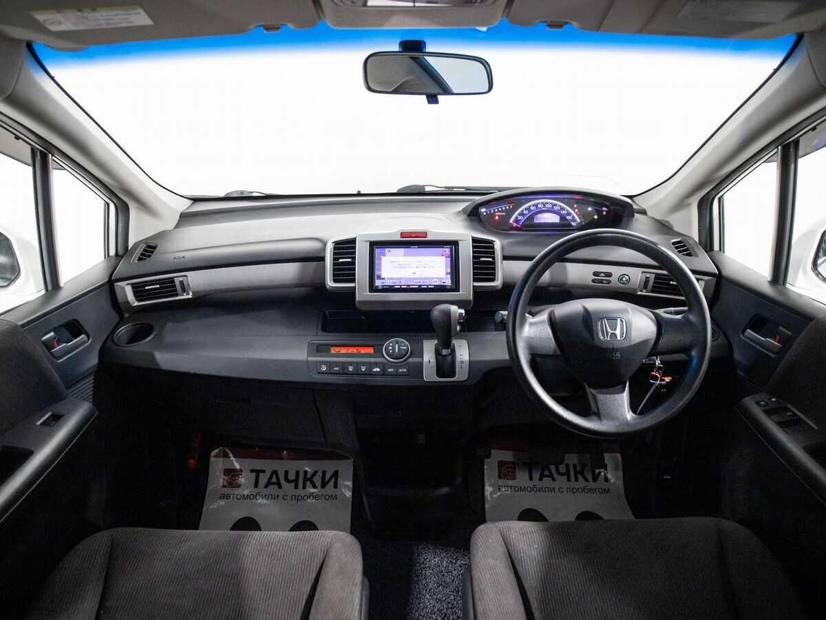 Honda Freed 2011 - фото автомобиля