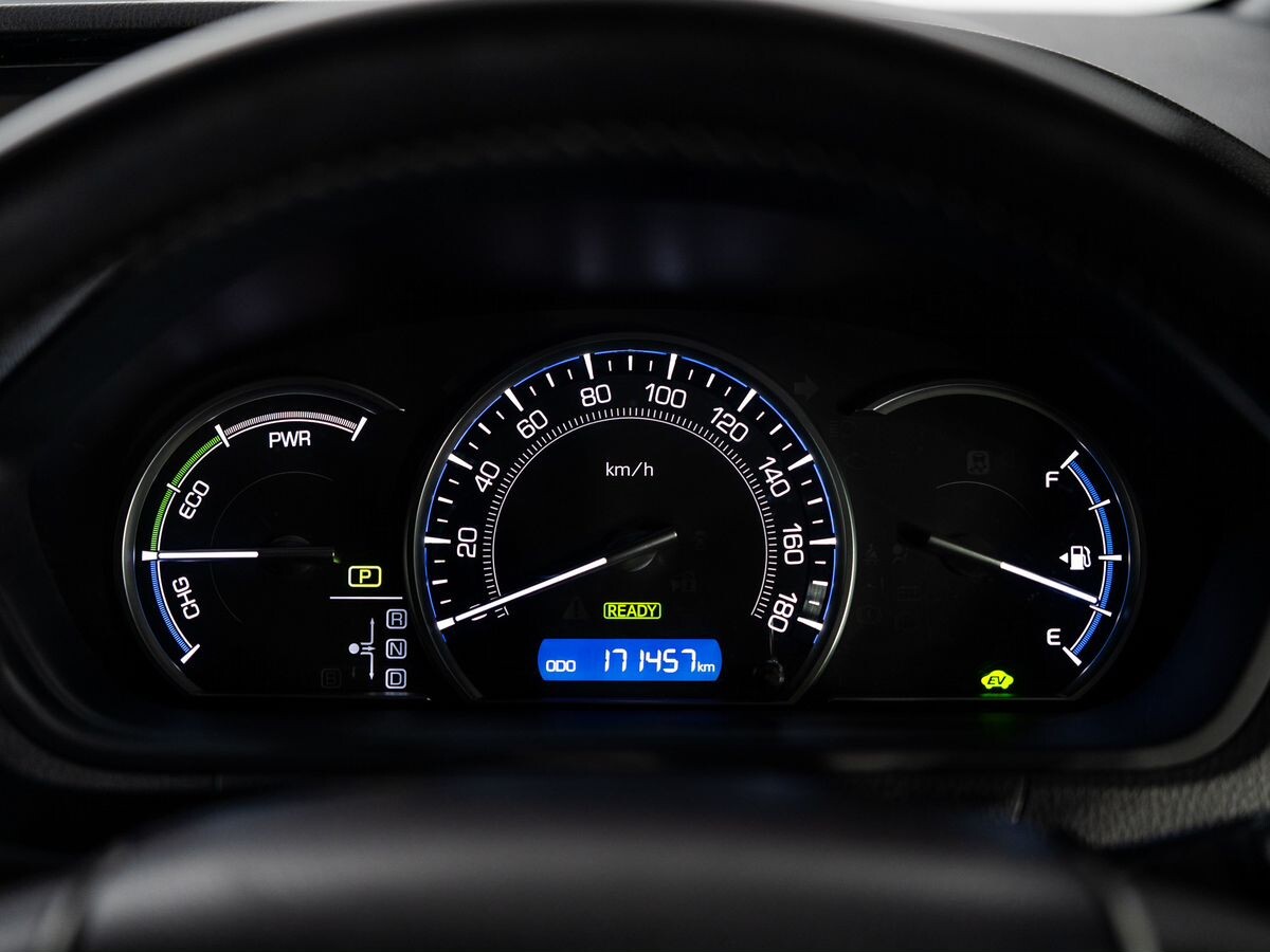 Toyota Esquire 2014 - фото автомобиля