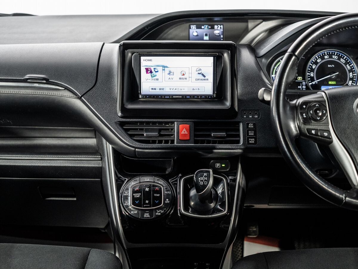 Toyota Esquire 2014 - фото автомобиля