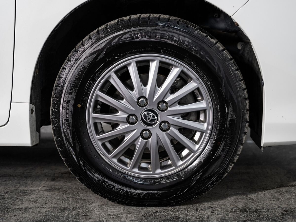 Toyota Esquire 2014 - фото автомобиля