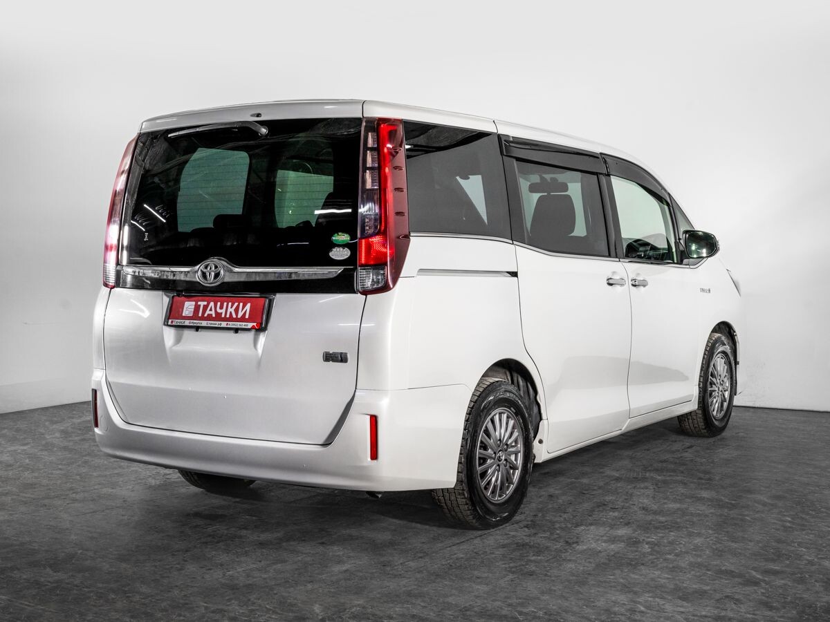 Toyota Esquire 2014 - фото автомобиля