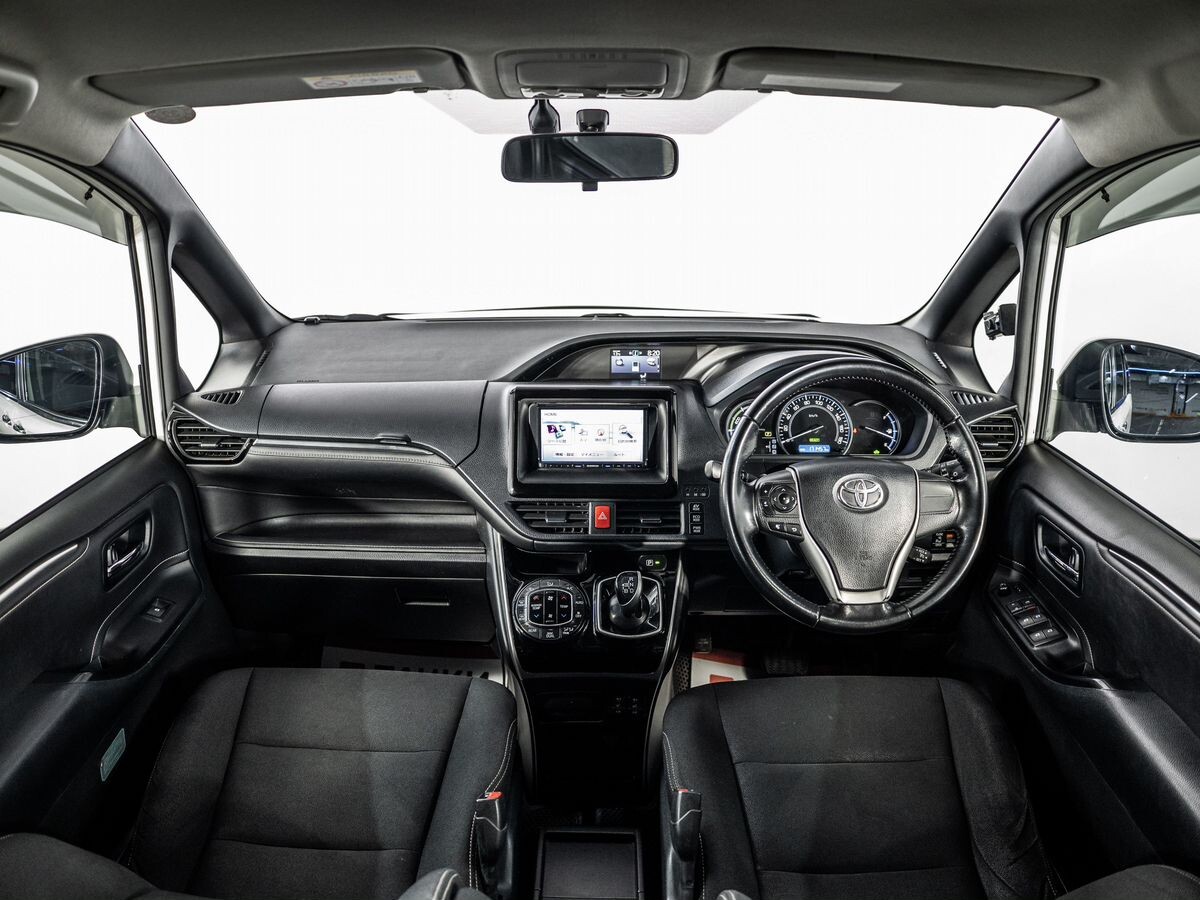 Toyota Esquire 2014 - фото автомобиля