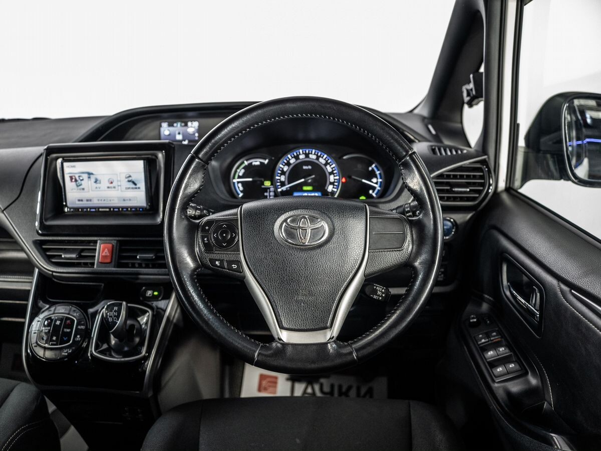 Toyota Esquire 2014 - фото автомобиля