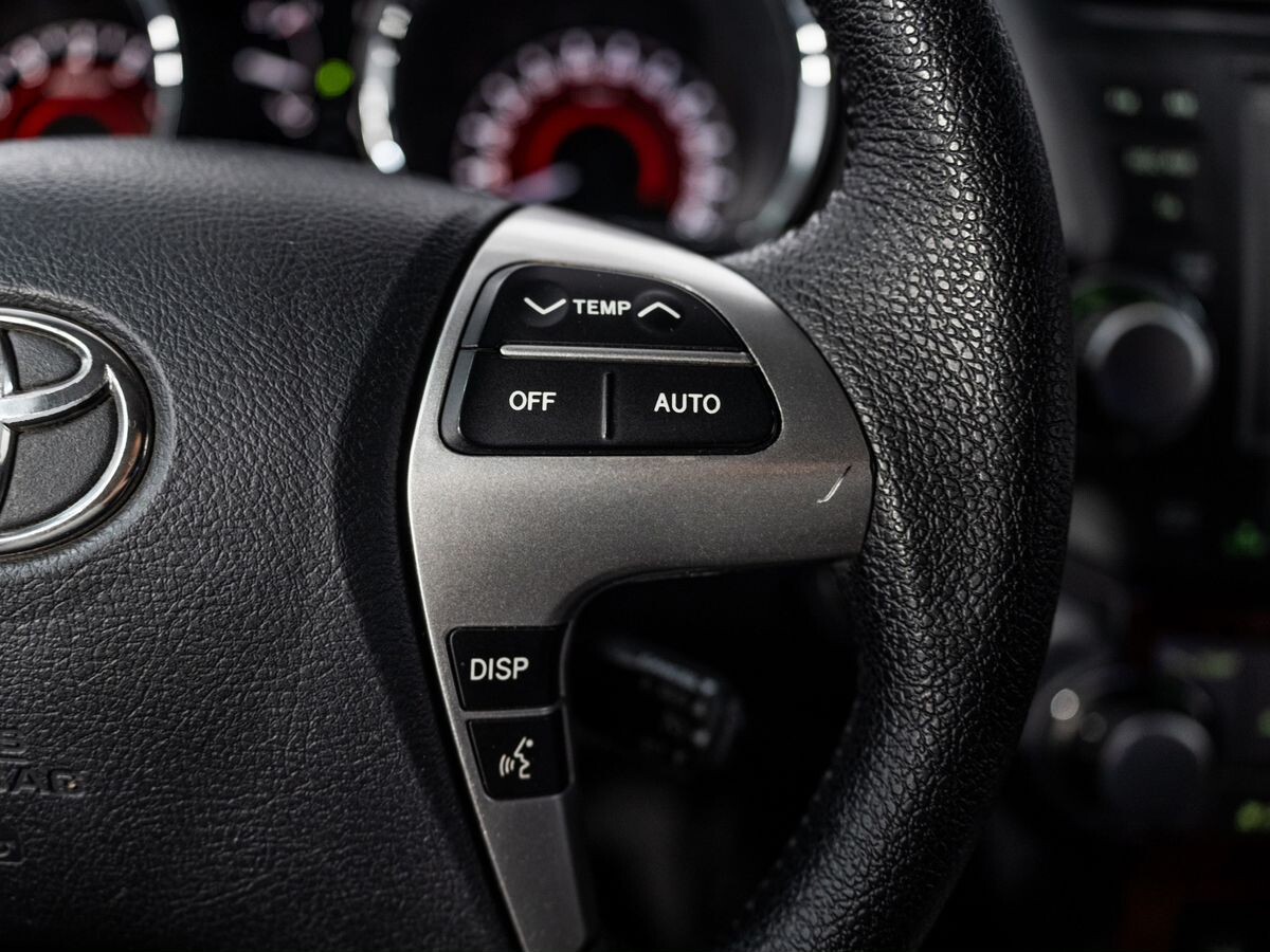 Toyota Highlander 2011 - фото автомобиля