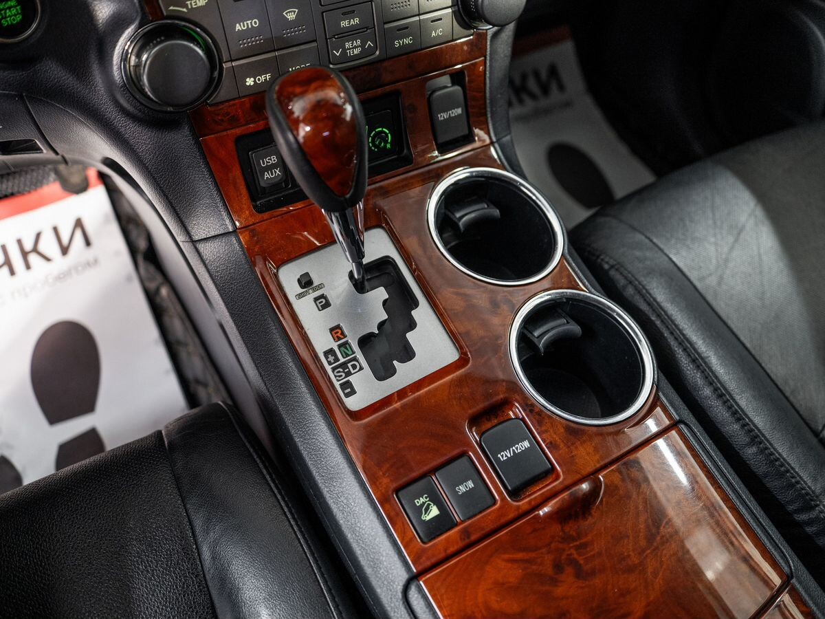 Toyota Highlander 2011 - фото автомобиля