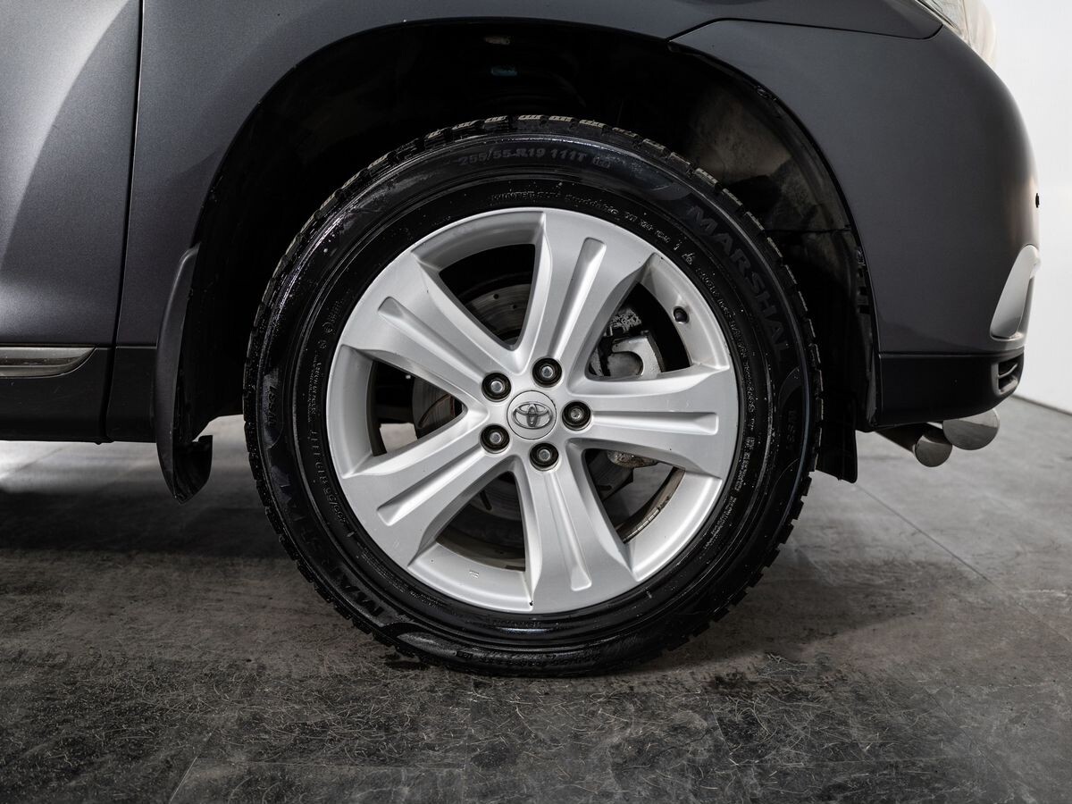Toyota Highlander 2011 - фото автомобиля