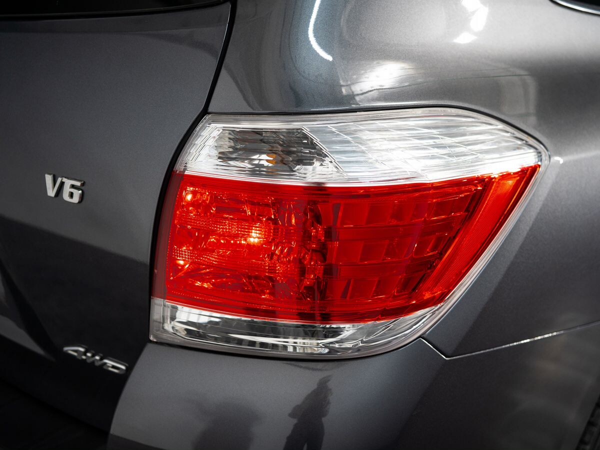 Toyota Highlander 2011 - фото автомобиля