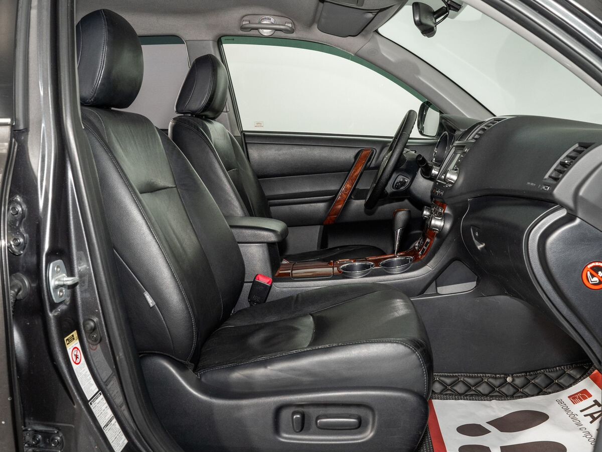 Toyota Highlander 2011 - фото автомобиля
