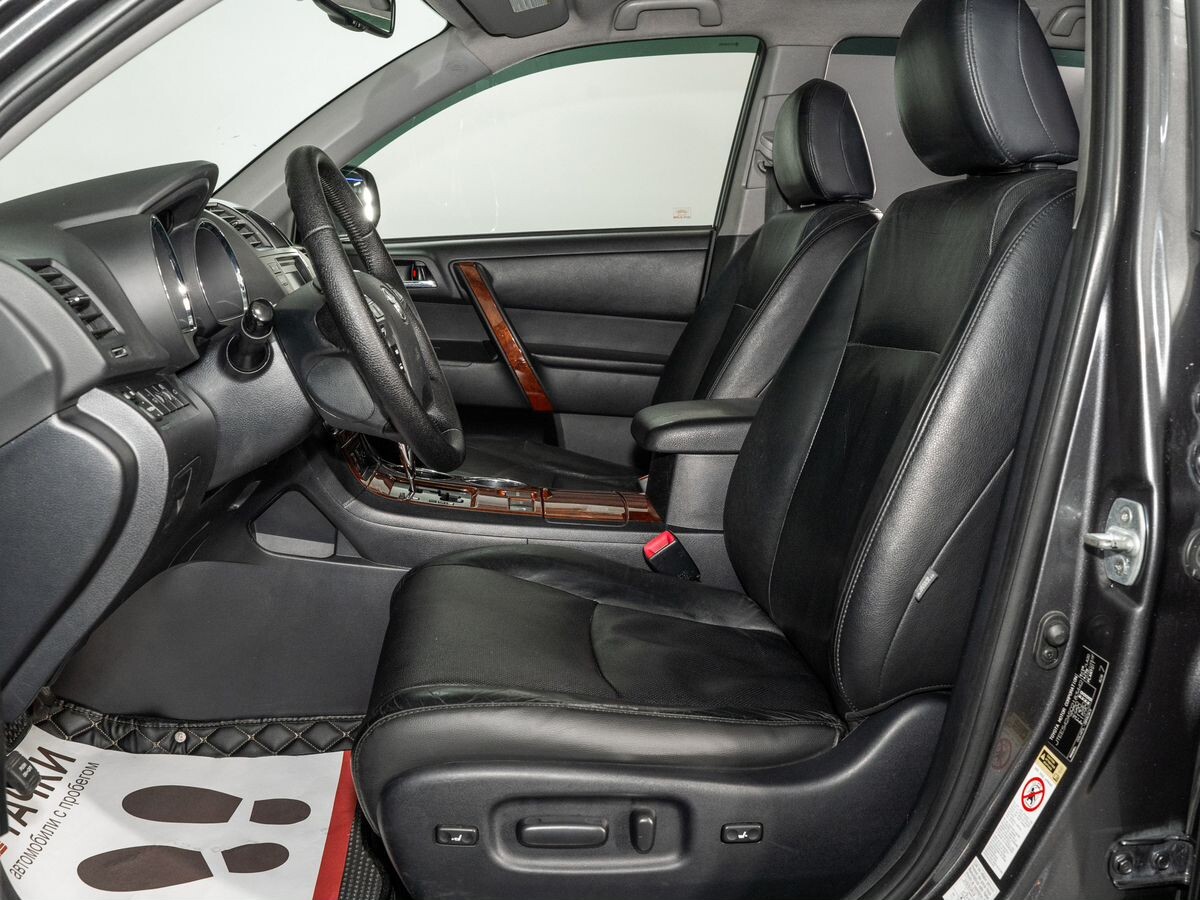 Toyota Highlander 2011 - фото автомобиля